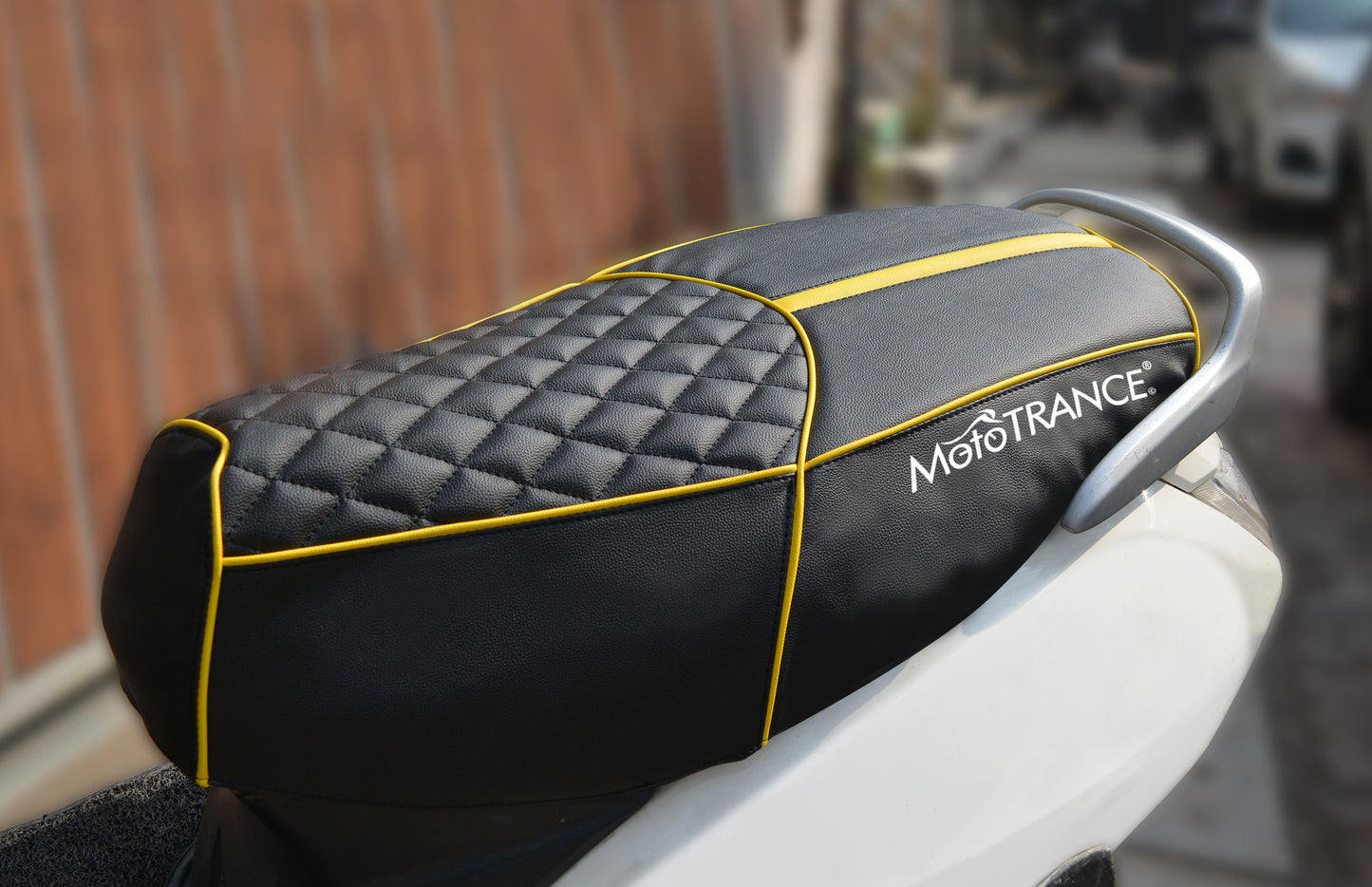 Mototrance DIAMOND PU Leather Bike Seat Cover For Bajaj Pulsar - Anti-slip Water-Resistant and Shock Absorbent Cover